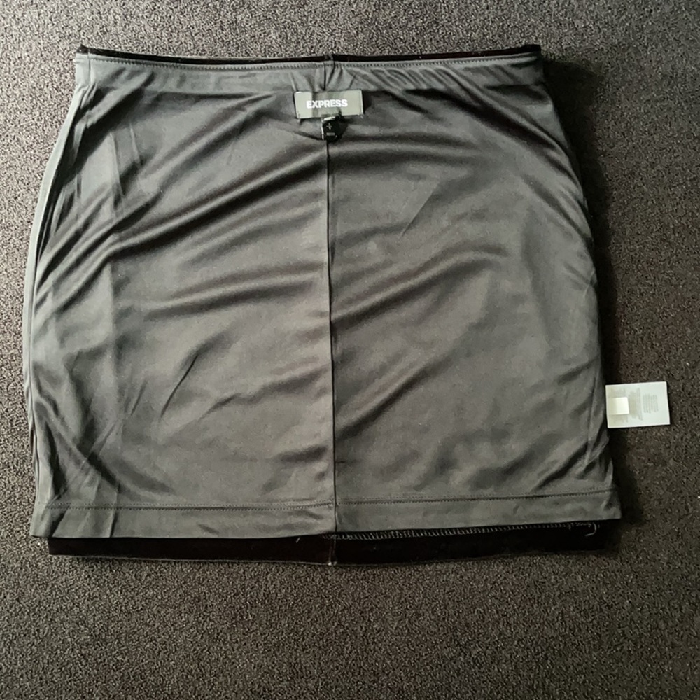 Express Mini Skirt - Picture 4 of 4